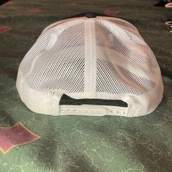 SnapBack - Picture 2 of 2